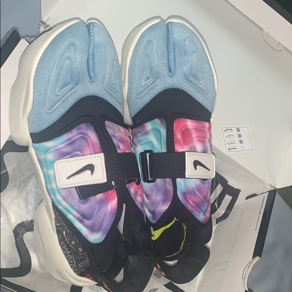 NIKE AQUA RIFT SNEAKERS